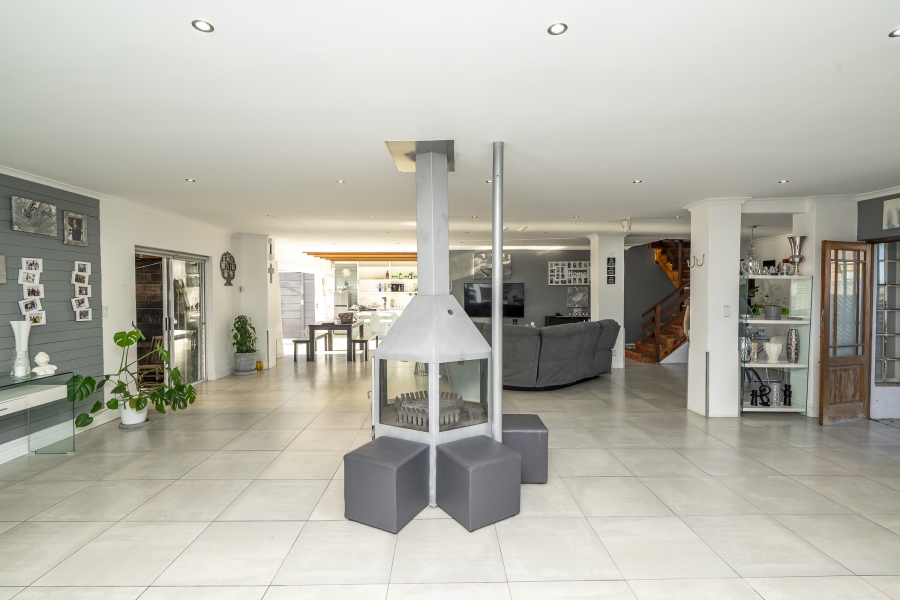 5 Bedroom Property for Sale in Rouxville Western Cape